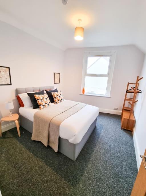 Stunning Flat Close To Beach Swansea Exterior foto